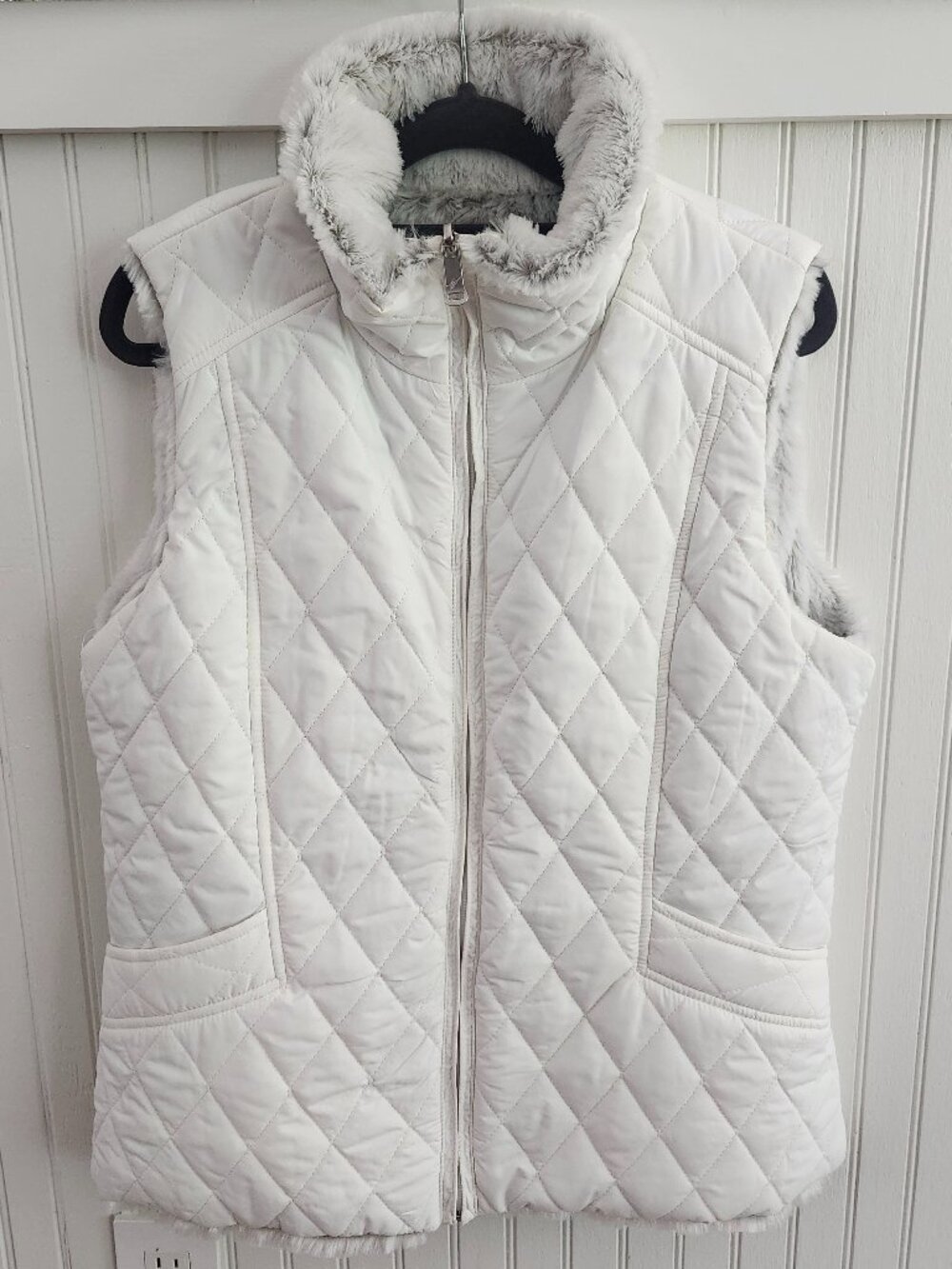 Weatherproof winter white reversible vest